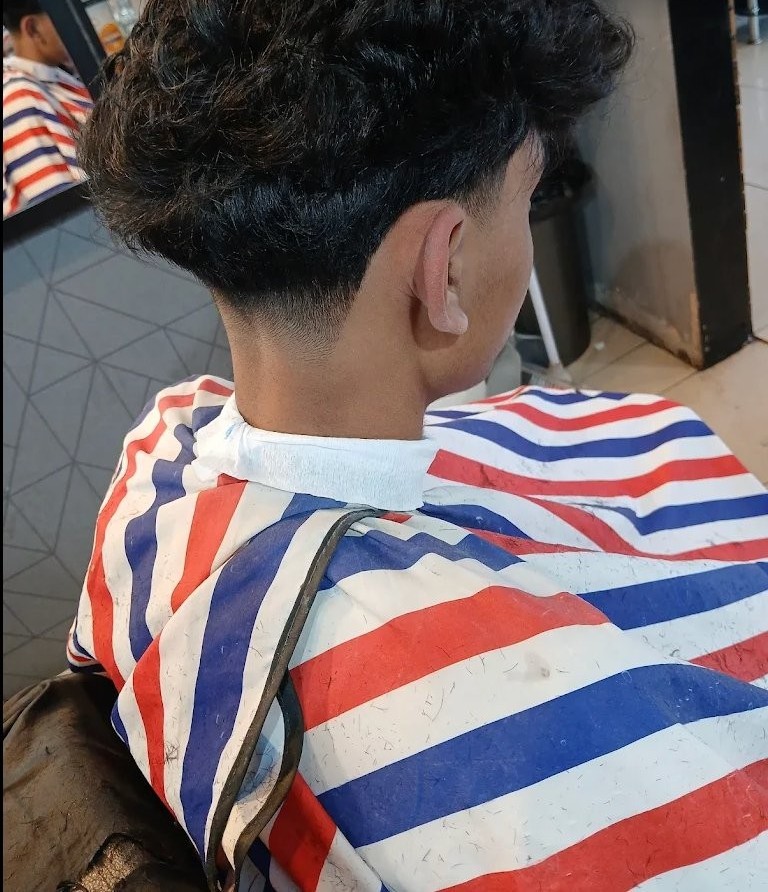 Curly textured cut